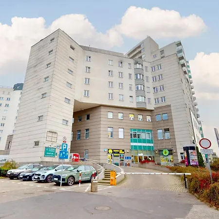 Cherry Metro Natolin Ursynow ורשה